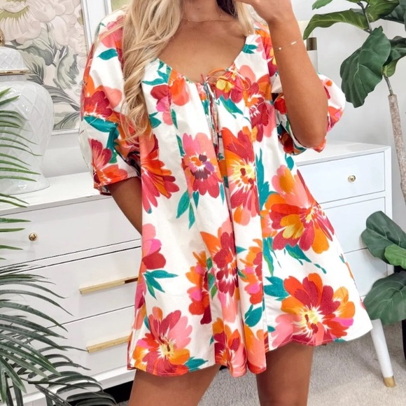 NWOT Peach Love California Oversized Puffed Sleeve Floral Multicolor Romper - Picture 7 of 7